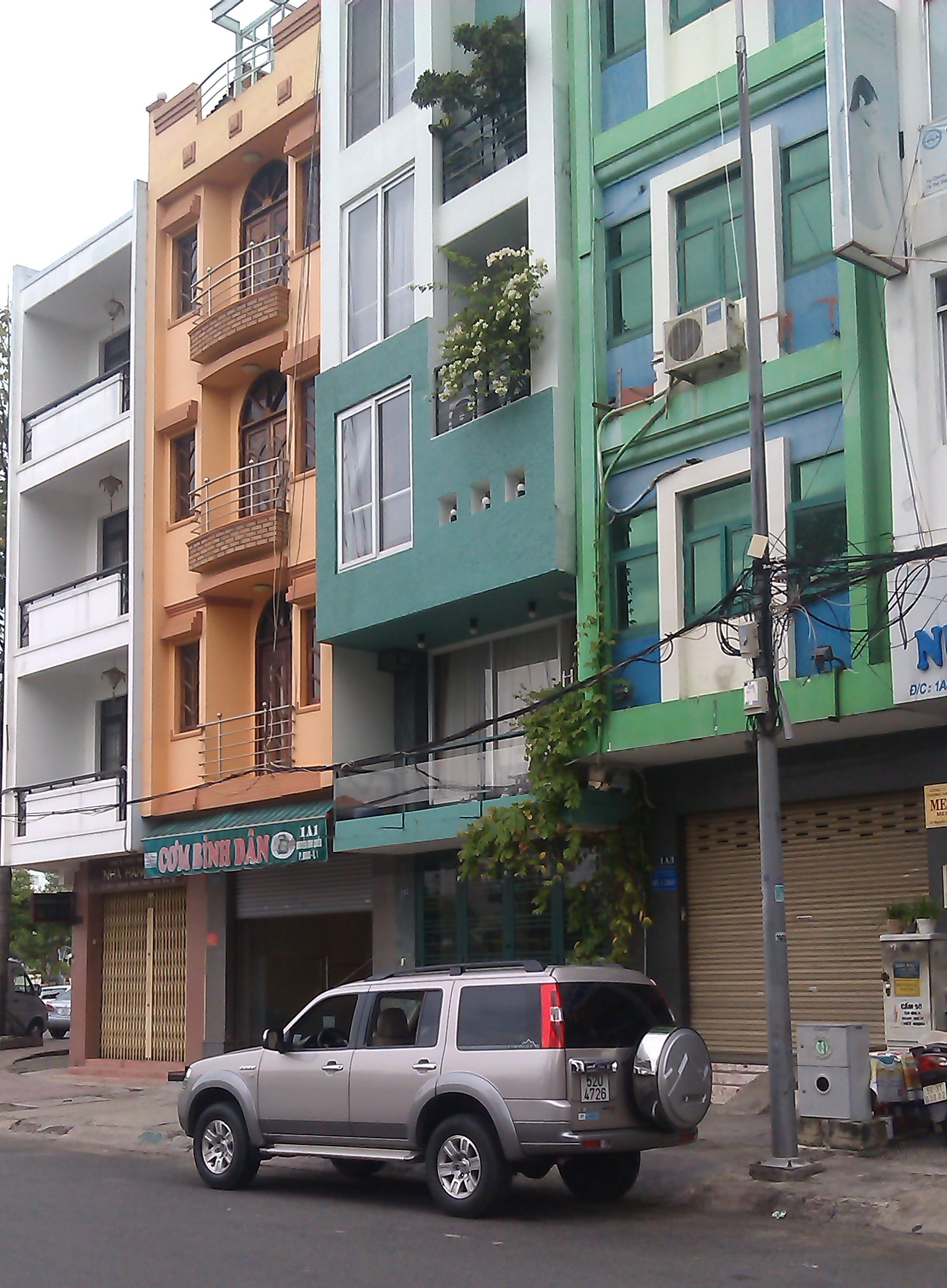 Cho thuê nhà NC Cao Thắng, P12, Q10. DT 10x9m, 5 tầng