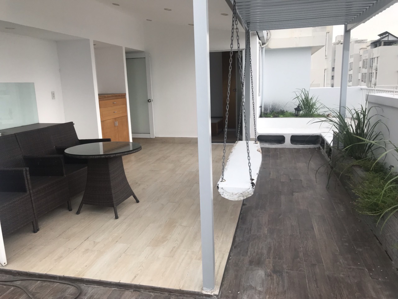 Cần cho thuê Penthouse Sky Garden 2 Pmh  Q7 Dt: 325m2 giá cho thuê chỉ 30tr/tháng Lh: 0919024994.