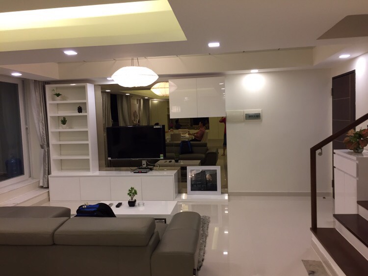 Cho thuê penthouse Sky Garden 3 thiết kế đẹp giá cho thuê cực rẻ Lh: 0919024994 
