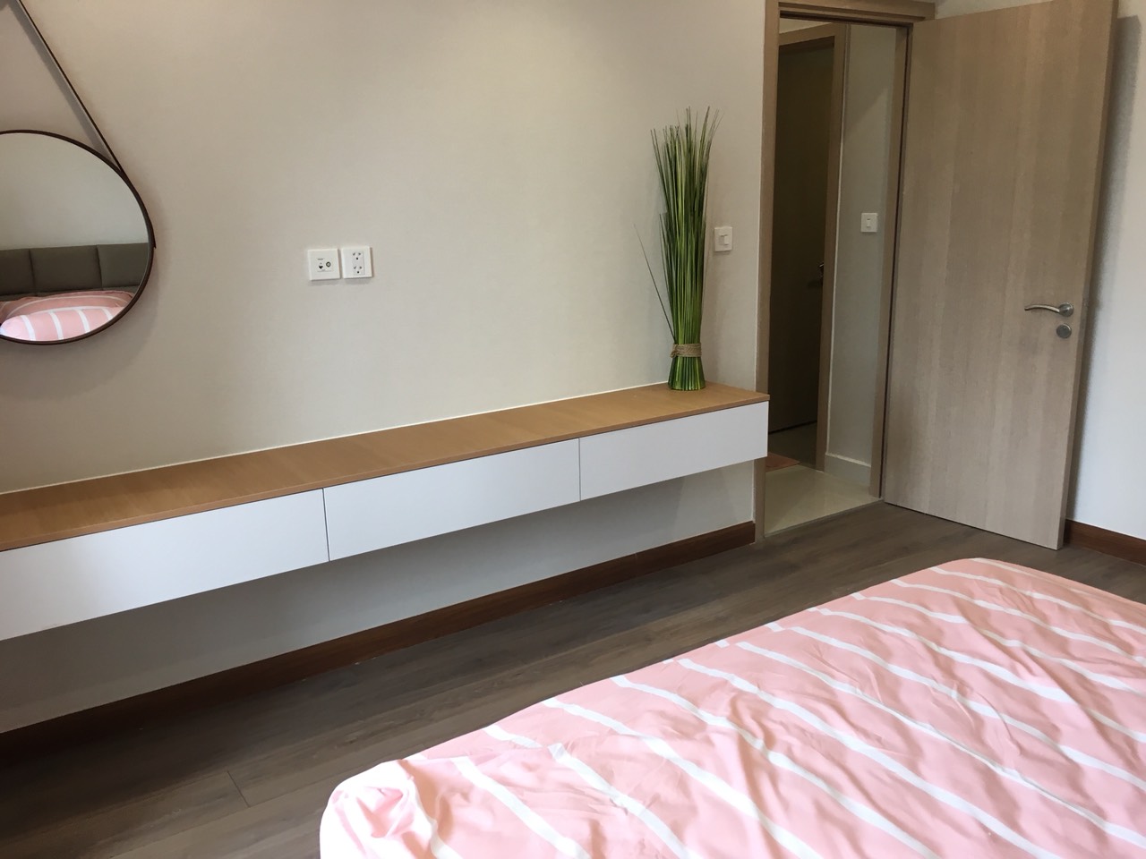 Cho thuê căn hộ Green Valley có thể ở liền nhà mới đẹp sạch sẽ giá cho thuê cực rẻ Lh: 0919024994.