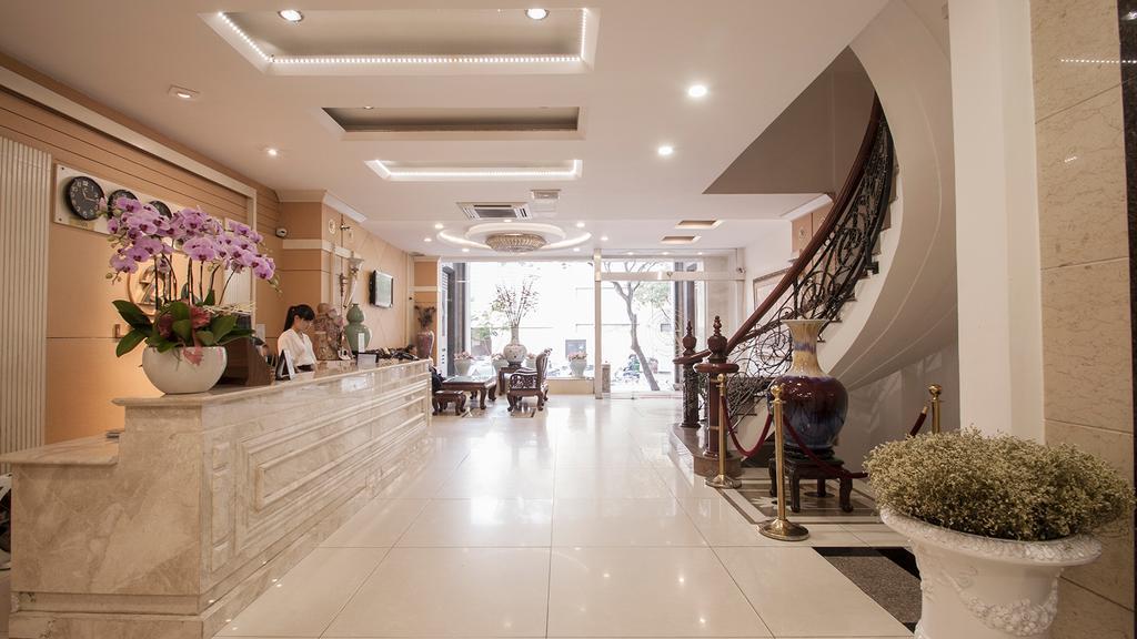 Cho thuê khách sạn 3sao 108 phòng MT Đường Nguyễn Thị Nghĩa, P.Bến Thành, Q.1.  DT: 8 x 25m