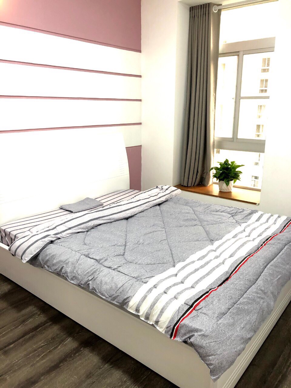 Cần cho thuê căn Sky Garden 3 Pmh Q7 2 phòng ngủ, 2 toilet giá cực rẻ. 0919024994 