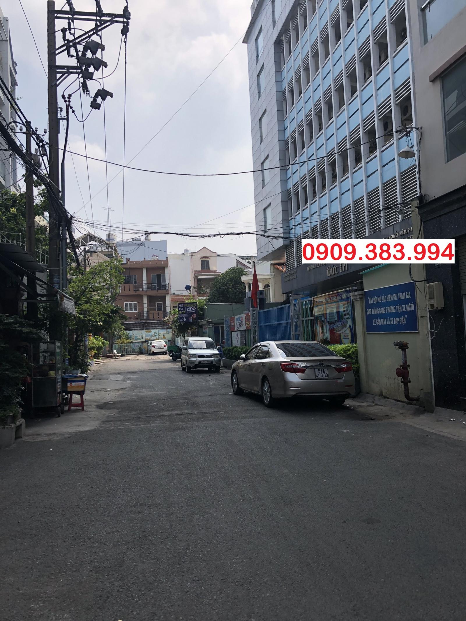 Nhà HXT đường Nguyễn Kiệm: Trệt,5L-ST giá 35tr ( đầy đủ nội thất như hình)