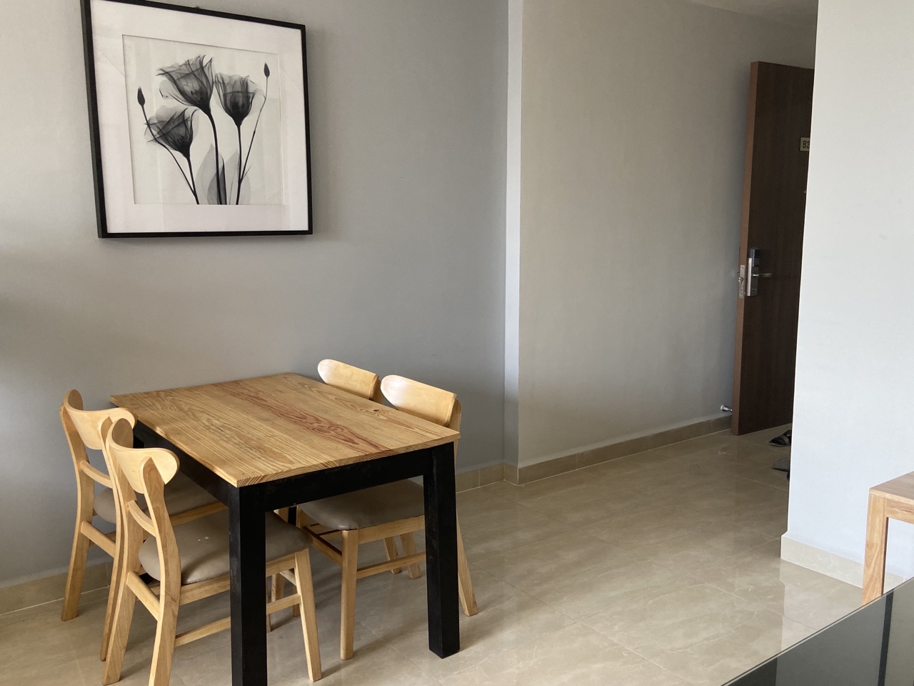 Cho thuê căn hộ ngay trung tâm Quận 2, đầy đủ nội thất 2pn, Giá 11.5 triệu/th. Lh 0918860304