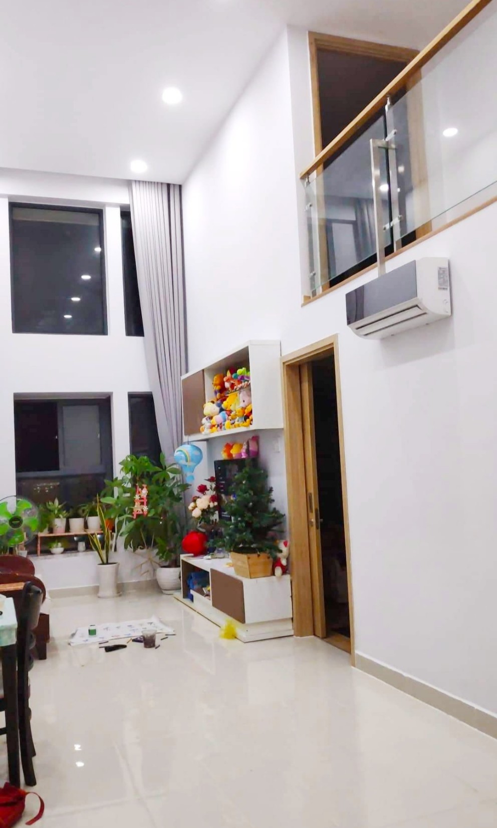 Cho thuê căn hộ có lửng đầy đủ nội thất 3PN 3WC ,Q2. Giá 11.5 triệu/th. Lh 0918860304