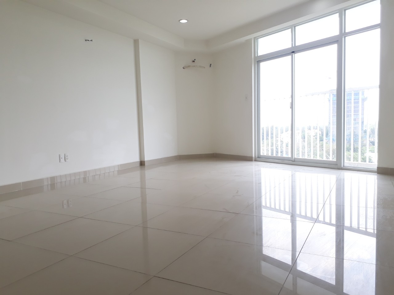 Cho thuê căn hộ Conic Skyway đường Nguyễn Văn Linh 70m2-2PN nhà trống, giá 6.5 triệu