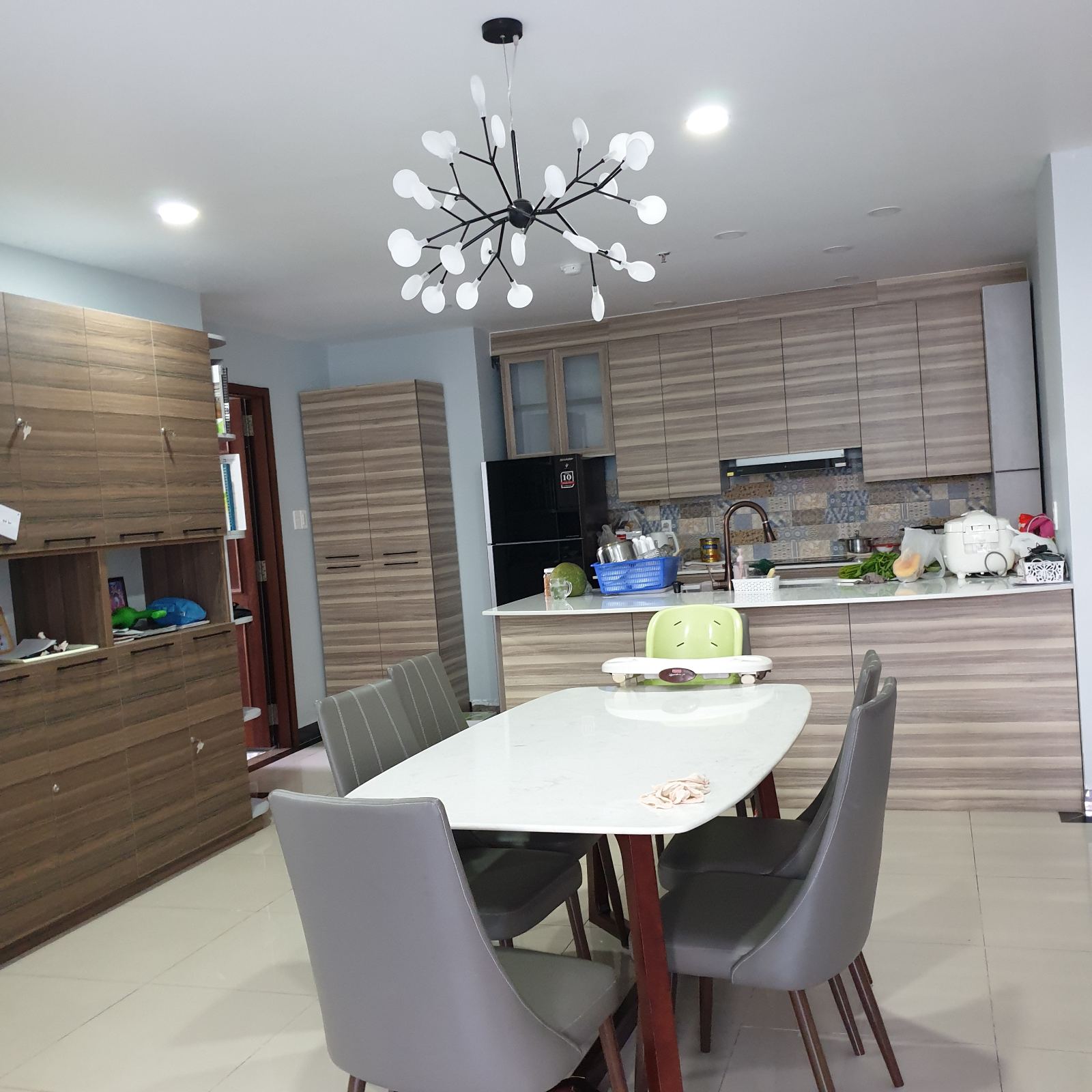 Cho thuê căn hộ chung cư tại Dự án Khu căn hộ Chánh Hưng - Giai Việt, Quận 8, Tp.HCM diện tích 150m2 giá 14 Triệu/tháng