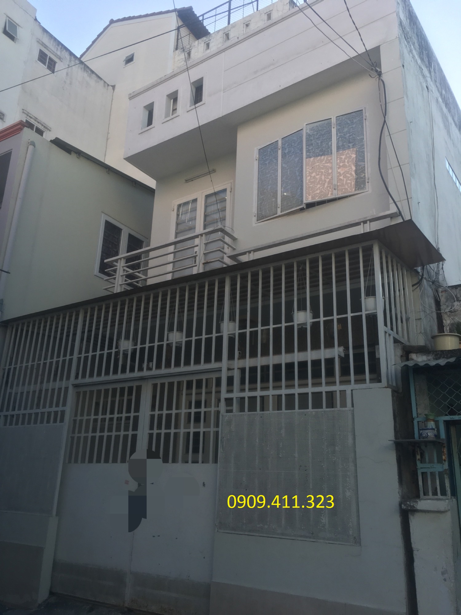 Nhà HXH Nơ Trang Long 5.5x12m 1Lầu, 2PN,2Pk, 2WC giá 15triệu.