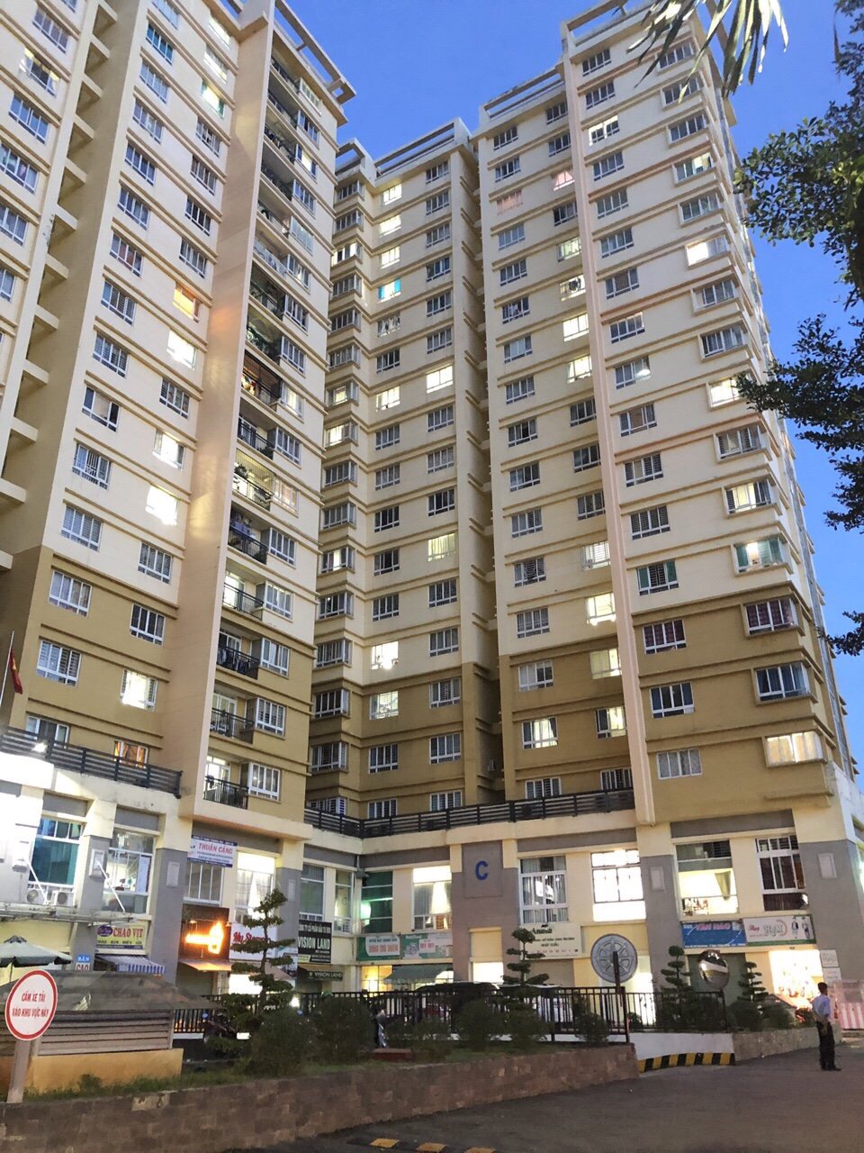 Cho thuê căn hộ chung cư Petroland 2PN, 2WC, căn góc có nội thất, LH 0903 824249 Vân