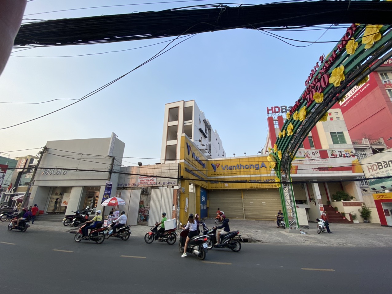 Cho thuê mặt bằng làm văn phòng, lớp học đường Lê Văn Việt, Quận 9.