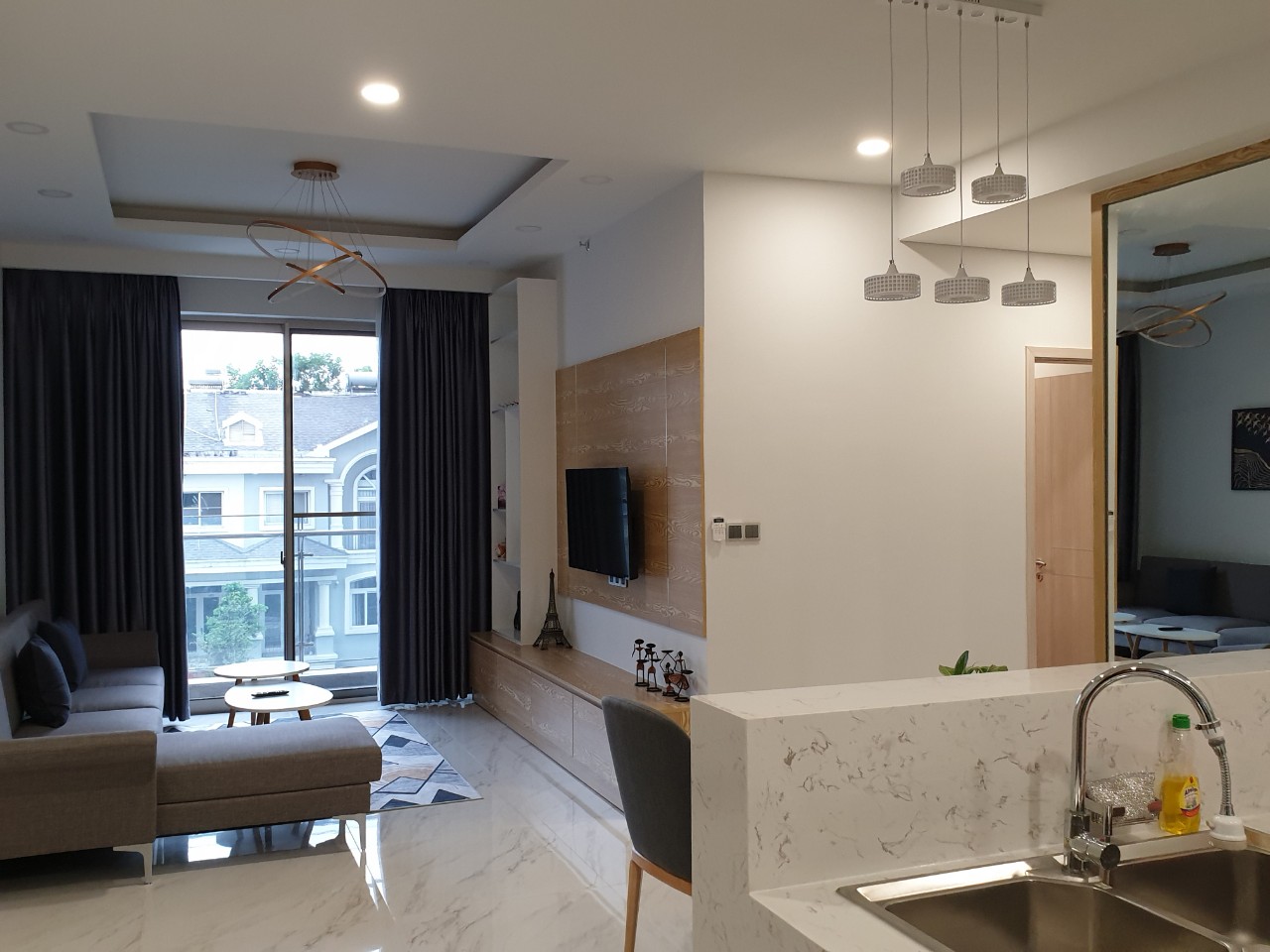 Cần cho thuê nhanh căn hộ GREEN VALLEY, PMH,Q7, dt 130 m2 , nhà đẹp, giá rẻ view sân golf , nội thất châu âu , Lh : 0906385299  ( em Hà )