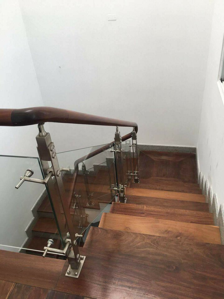 Bán biệt thự Hưng Thái, Phú Mỹ Hưng, Quận 7 DT  126m2 giá 17.8 tỷ đầy đủ nội thất Tel 0915 21 3434 PHONG.