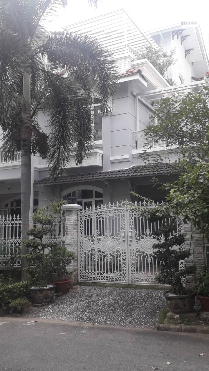 Nhà cho thuê Phú Mỹ Hưng, nội thất đẹp, khu an ninh, giá 34 triệu/tháng
