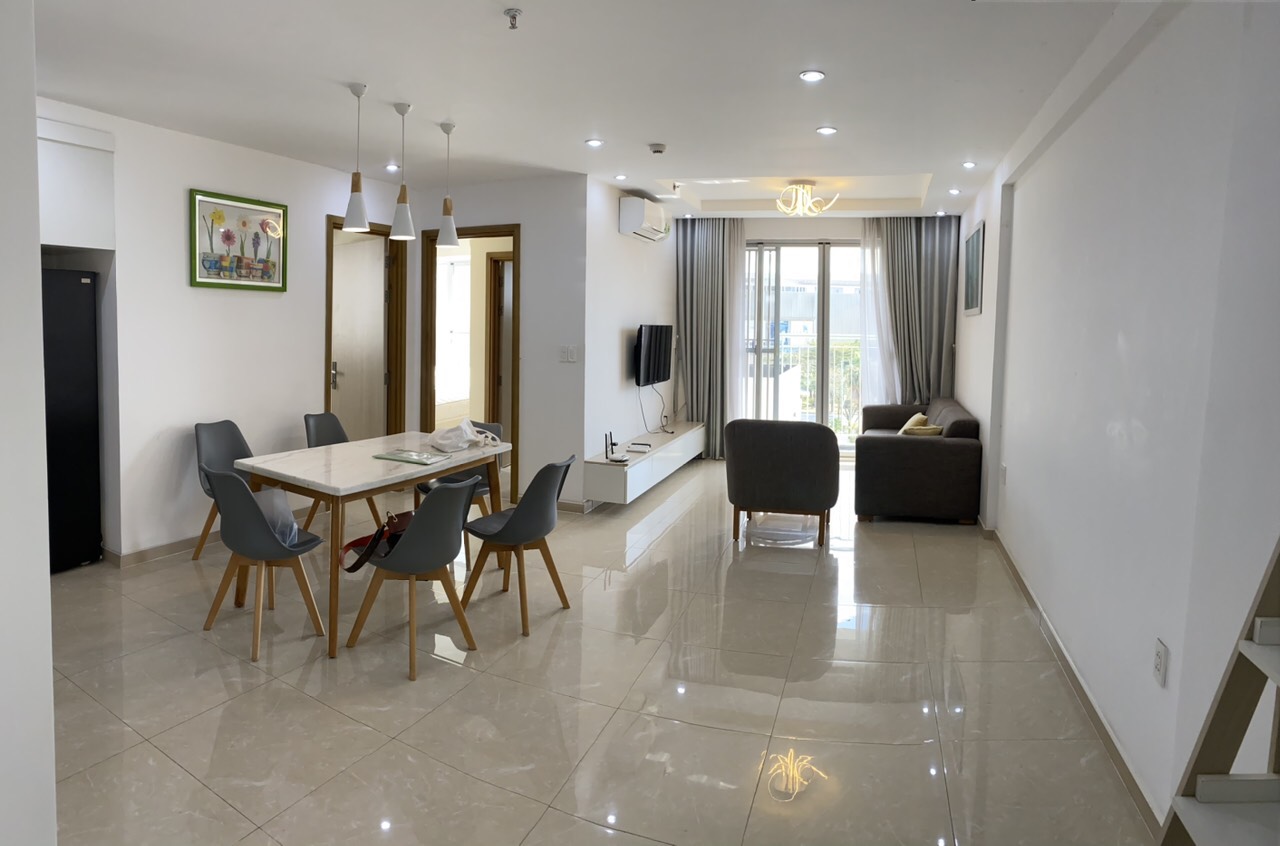 Chính chủ cho thuê căn hộ Sai Gon South DT 75m2 nội thất châu âu ở ngay view đẹp. LH 0915428811