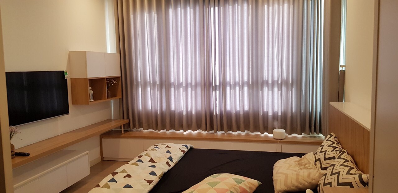   Hưng Vượng 3, cần cho thuê gấp , PMH, Q7, DT: 110m2, có ban công sân vườn, giá 10,5tr. LH  0906385299 ( em Hà )