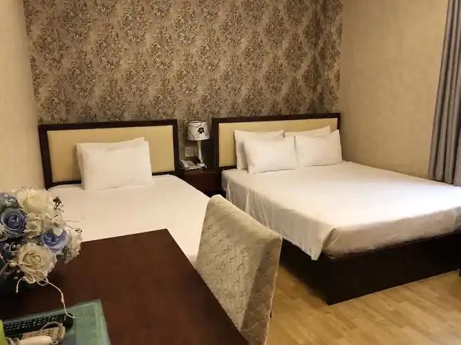 Cho thuê khách sạn MT Đường Bùi Thị Xuân, P.Bến Thành, Q.1.  DT: 10 x 16m