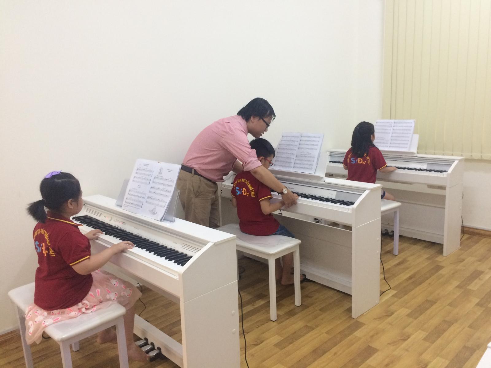 SiĐô chiêu sinh lớp Piano cho bé từ 6 tuổi trở lên