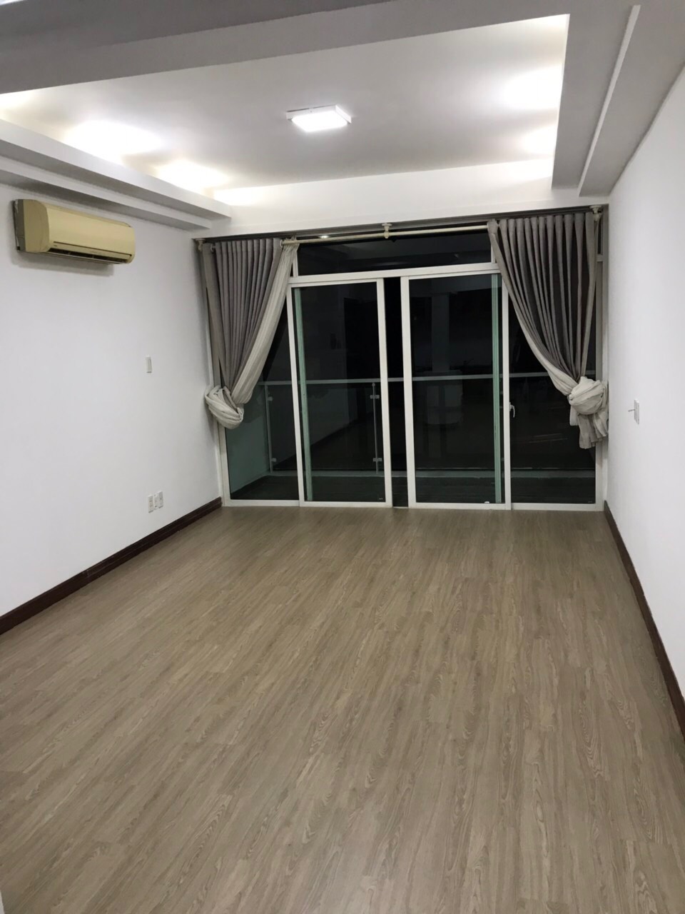Cho thuê căn hộ Hoàng Anh Gia Lai 3, căn 3 phòng ngủ, 121m2, nội thất cơ bản giá 10 triệu/tháng