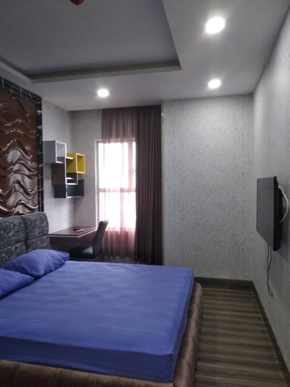 Giá rẻ cho thuê gấp căn hộ cao cấp Sài Gòn Royal - Bến Vân Đồn 2 phòng ngủ Quận 4