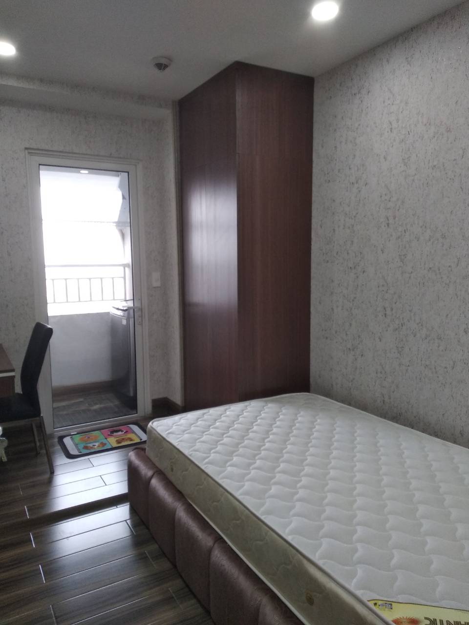 Giá rẻ cho thuê gấp căn hộ cao cấp Sài Gòn Royal - Bến Vân Đồn 2 phòng ngủ Quận 4