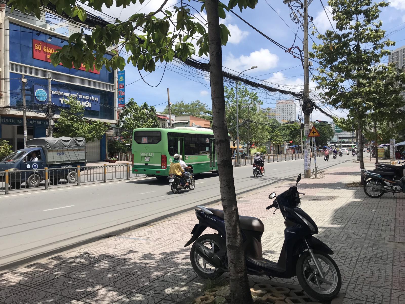 Nhà NC MT Tạ Quang Bửu, đối diện Bến xe Quận 8