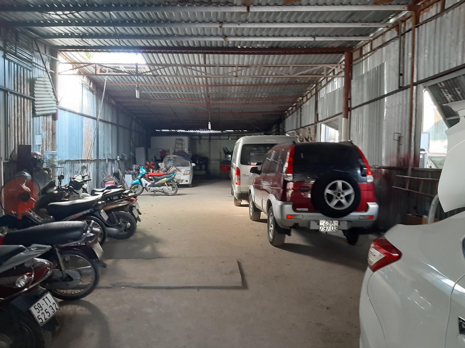 Cho thuê kho xưởng Quận 4 giá rẻ góc đường Bến Vân Đồn & Nguyễn Khoái DT 300m chỉ 60.000đ/m2.