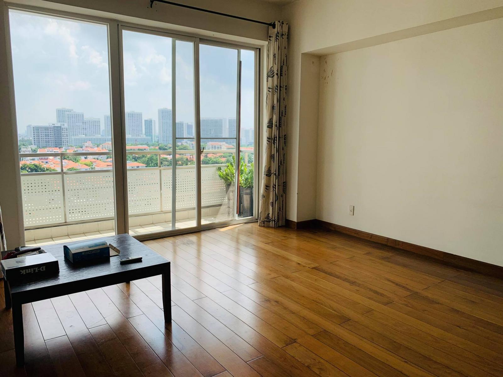 Cho thuê căn hộ Grand View C, 3 phòng ngủ, lầu cao, nhà rất rộng. Giá cho thuê rẻ nhất thị trường: 20tr/tháng