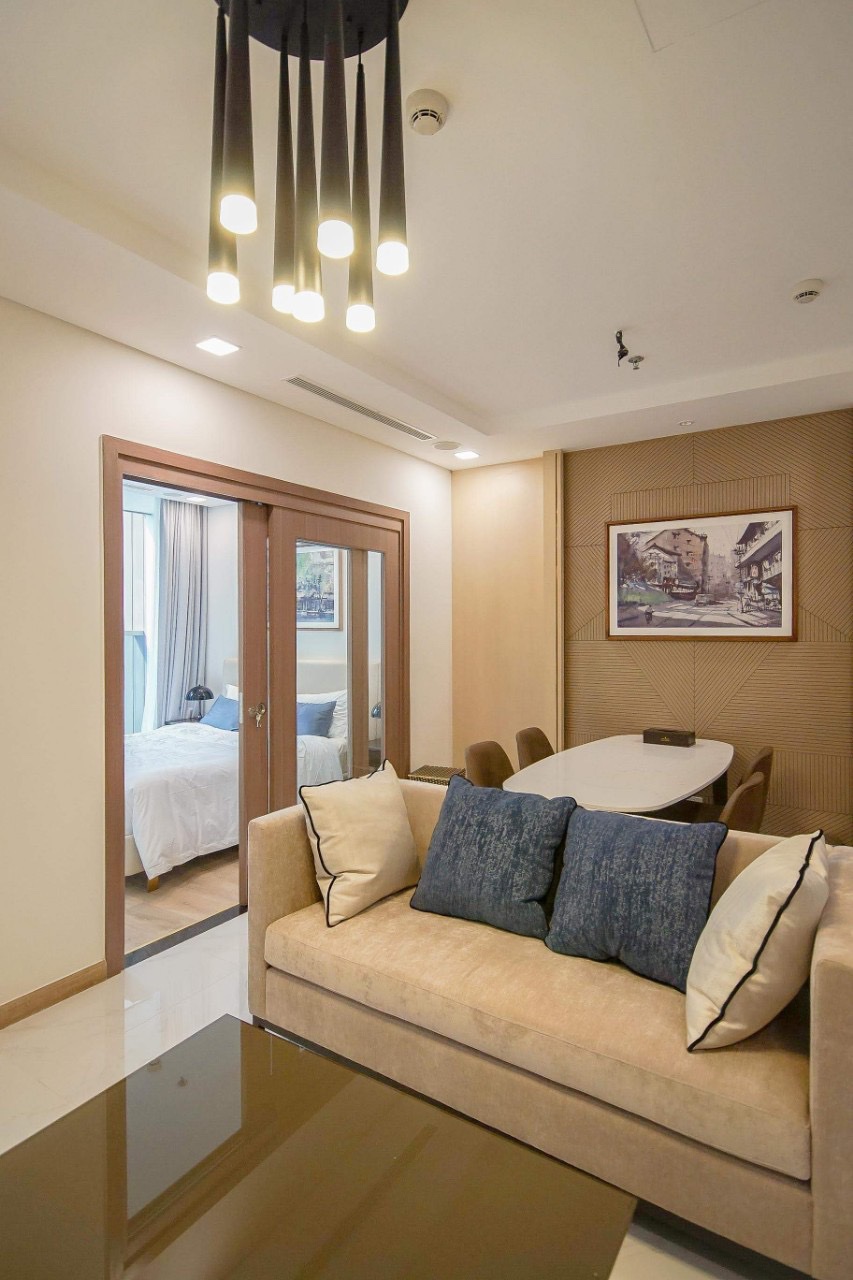 Cho thuê căn hộ chung cư tại Dự án Vinhomes Golden River Ba Son, Quận 1, Tp.HCM diện tích 105m2 giá 35 Triệu/tháng