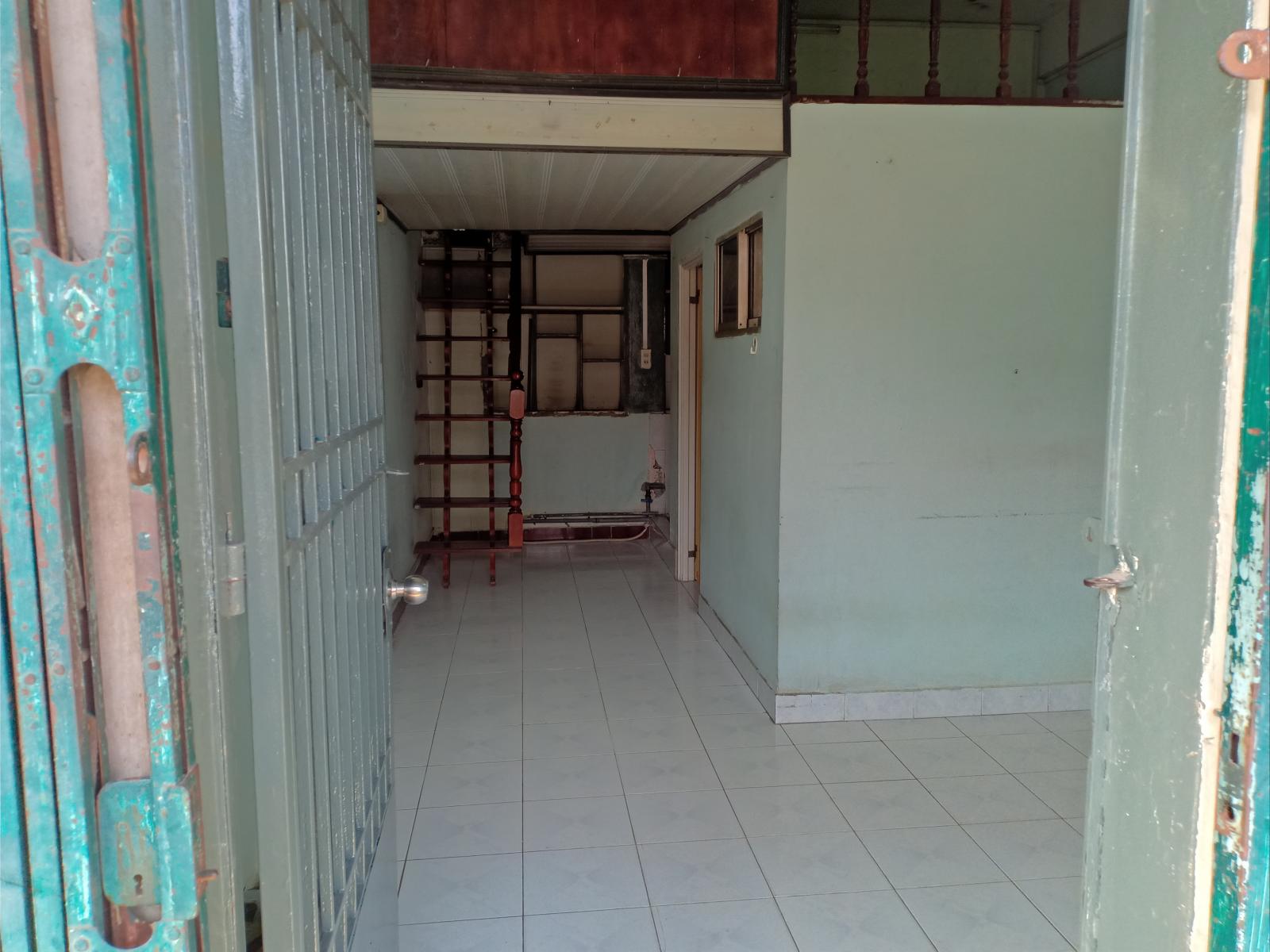 Cho thuê căn hộ chung cư cũ 276 Nguyễn Tất thành, P.13, Q.4 Tp.HCM (bên cạnh trường cấp 2 Vân Đồn)