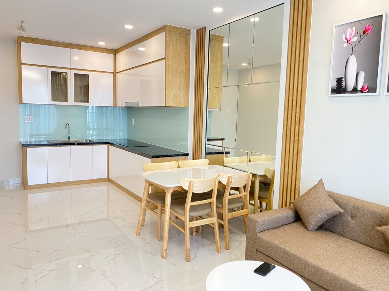 Cho thuê gấp 2 Phòng Ngủ tại Saigon South Residence, Nhà Mới đẹp