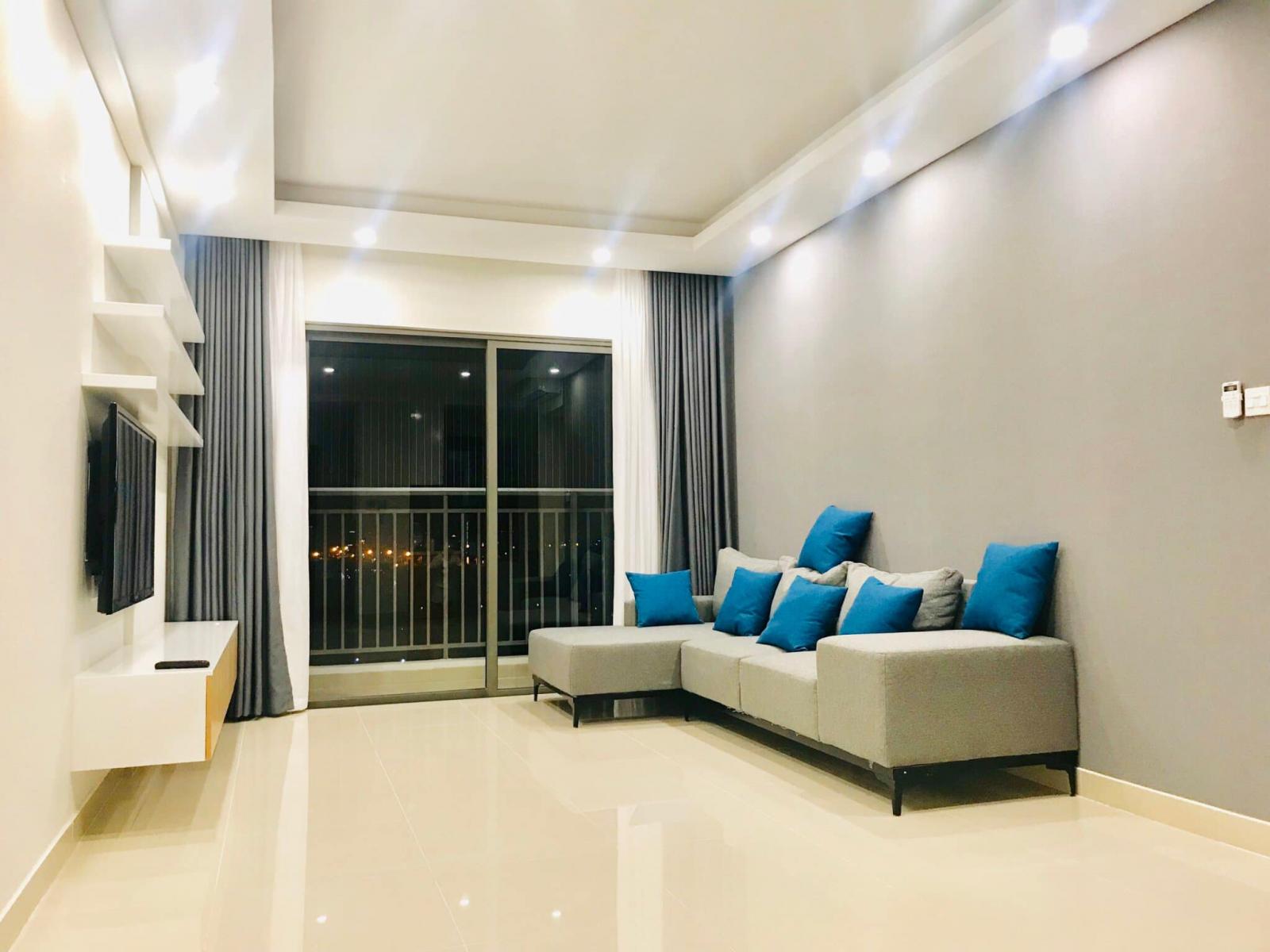 Cho thuê căn hộ cao cấp Saigon South Residence 3 phòng ngủ, miễn phí phí quản lý.