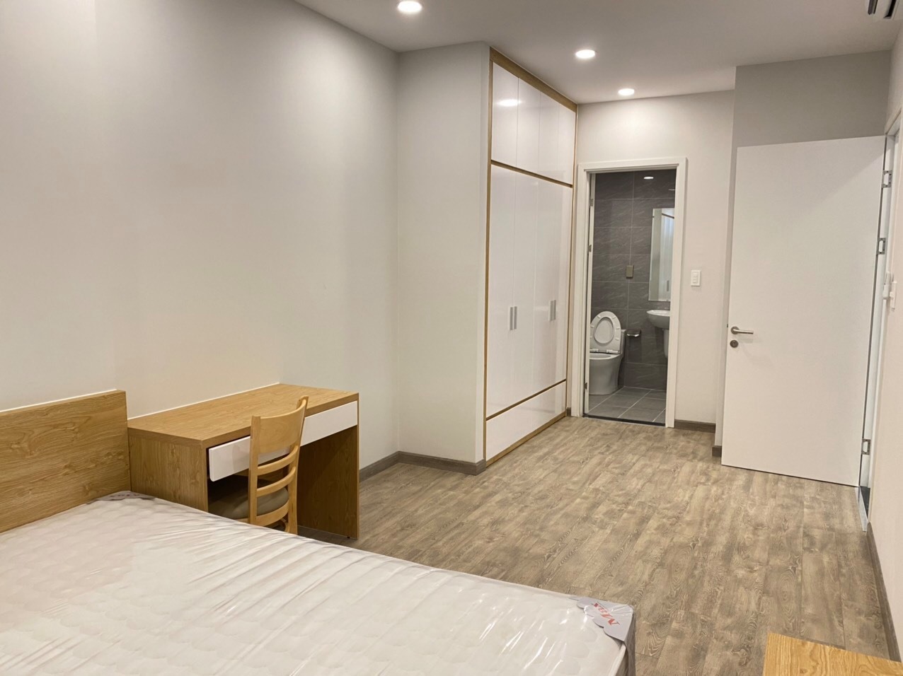  Cho thuê căn hộ Saigon South Residence, 2 Phòng Ngủ, Nhà Mới 100%