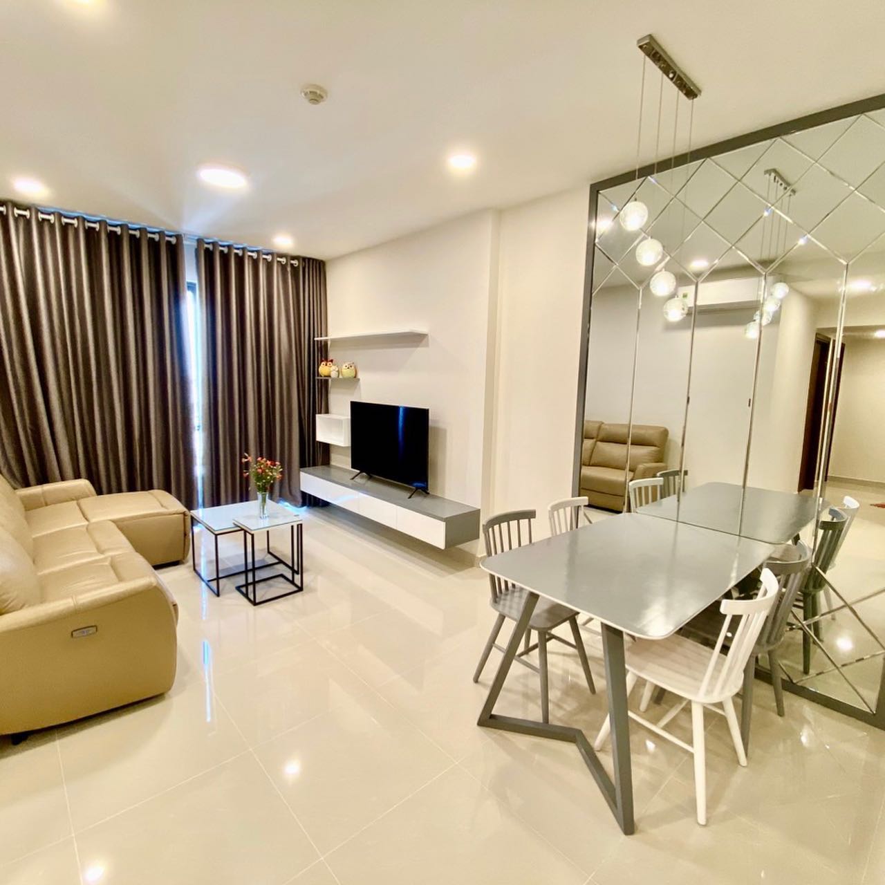 Cho thuê căn hộ gần Saigon South Residences, 2PN,  Miễn phí phí quản lý