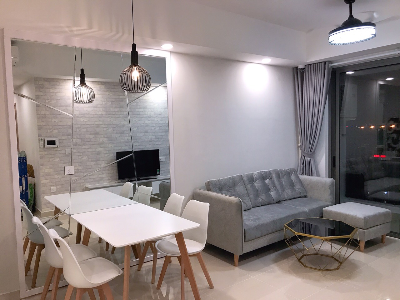 Cần cho thuê căn hộ Saigon South Residence, 2PN, Được Miễn phí phí quản lý