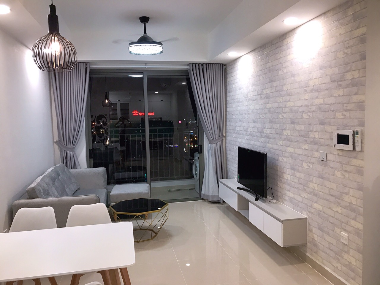 Cần cho thuê căn hộ Saigon South Residence, 2PN, Được Miễn phí phí quản lý