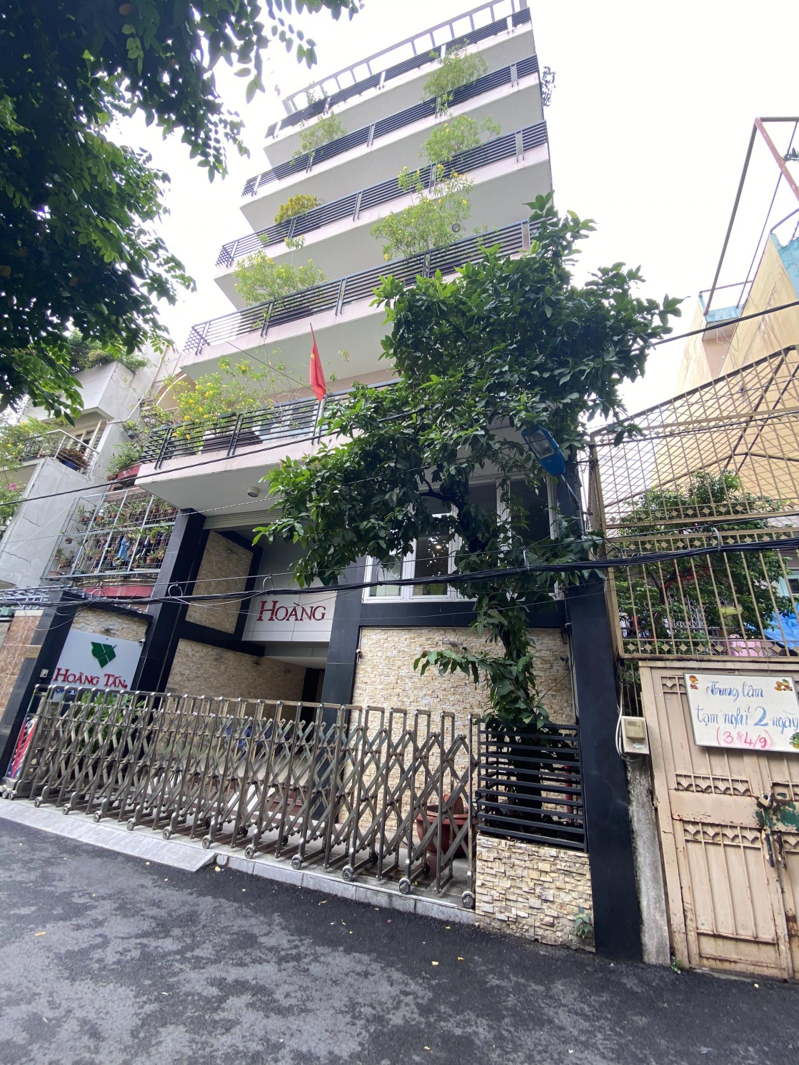 Cho thuê nhà MT Cao Bá Nhạ gần góc Trần Hưng Đạo Quận 1 DT 11x20m, 4 tầng thang máy. Giá 130tr