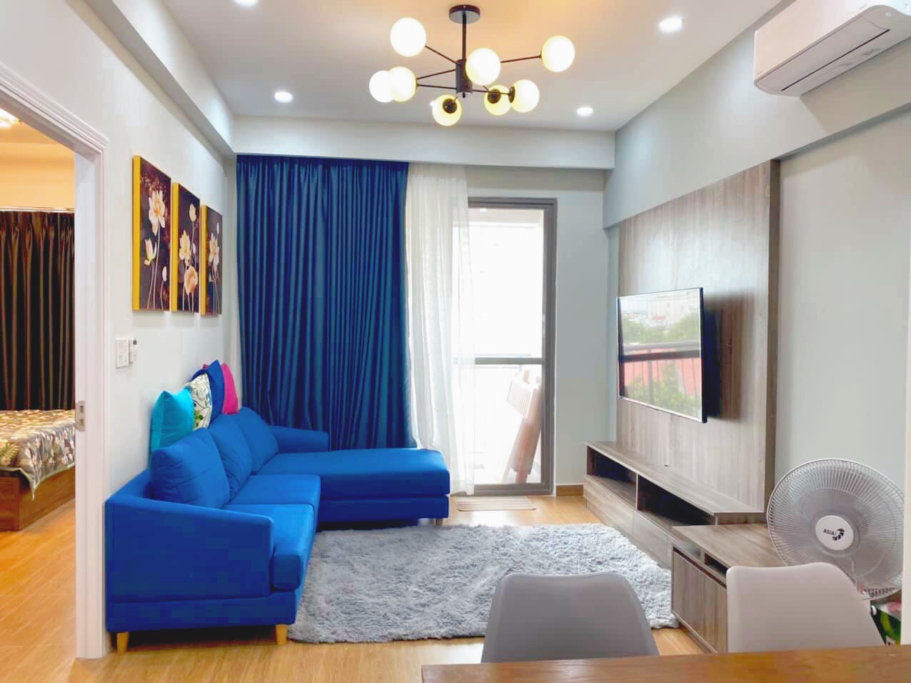 Cần cho thuê nhanh căn hộ 5 sao Saigon South Residence, 2PN, 2WC, nhà mới đẹp, có nội thất.