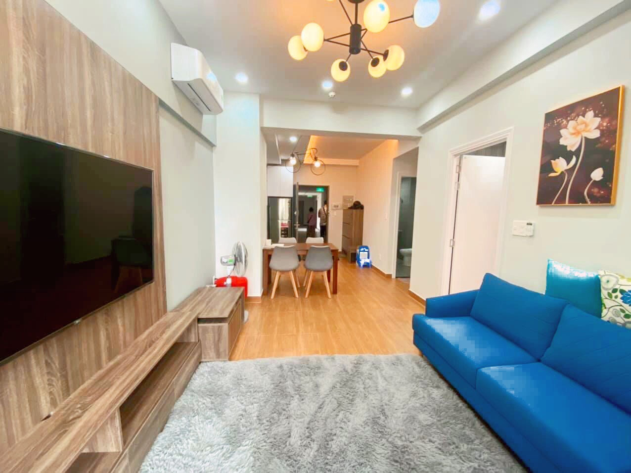 Cần cho thuê nhanh căn hộ 5 sao Saigon South Residence, 2PN, 2WC, nhà mới đẹp, có nội thất.