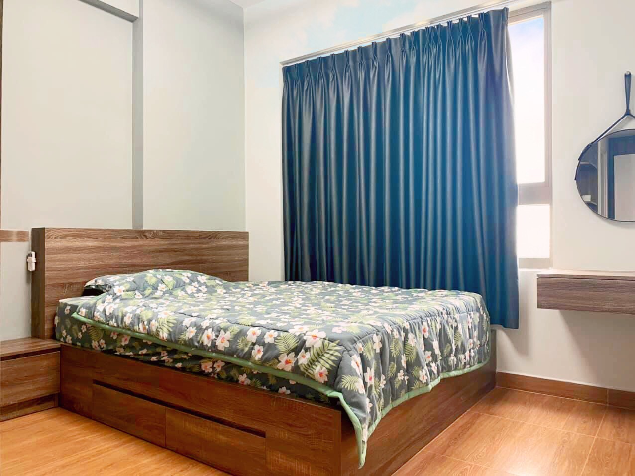 Cần cho thuê nhanh căn hộ 5 sao Saigon South Residence, 2PN, 2WC, nhà mới đẹp, có nội thất.