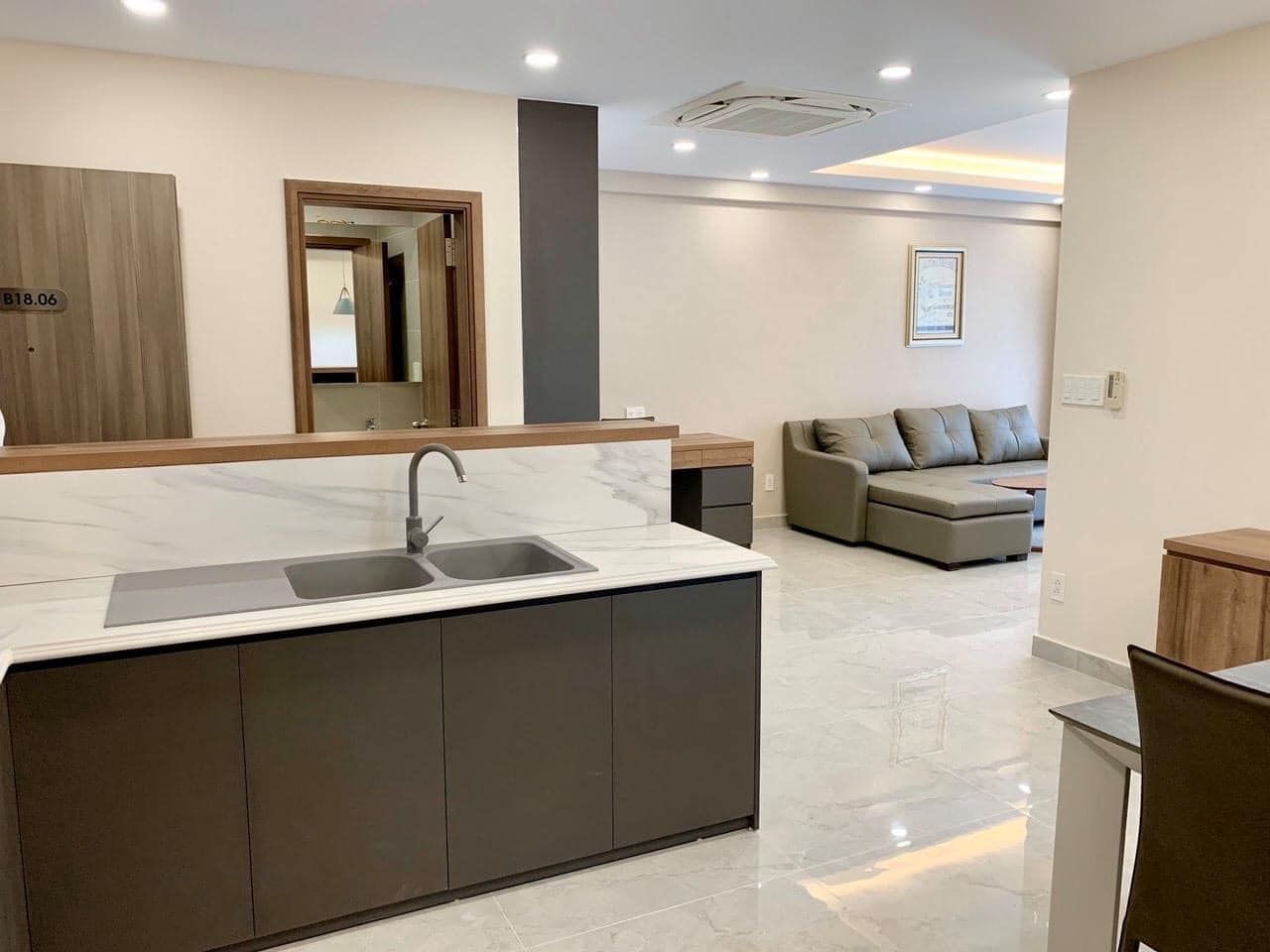 Cho thuê căn hộ Saigon South Residence Phú Mỹ Hưng, Nhà Mới 100%