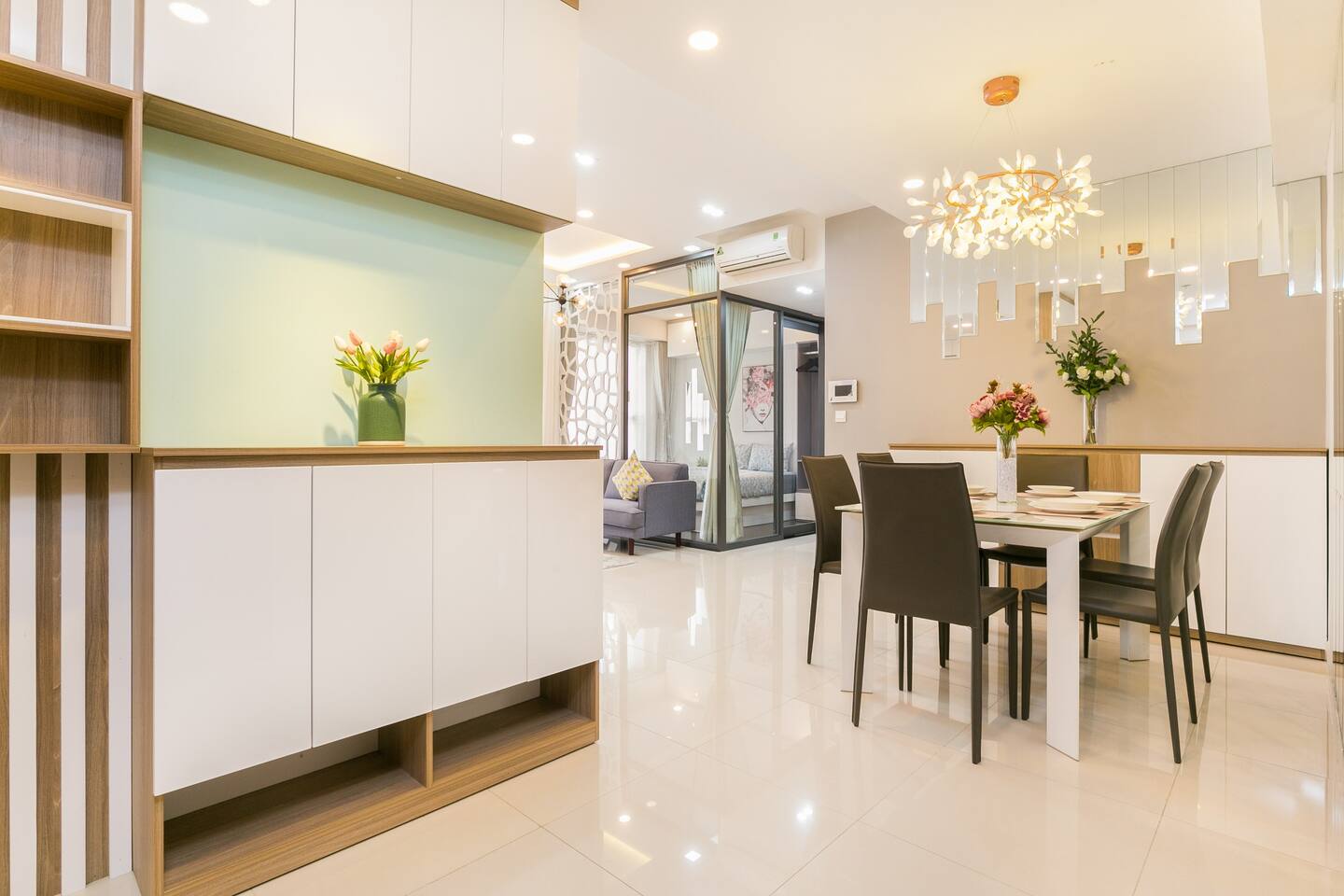 Cần cho thuê gấp CH Saigon South Residences, 3PN,  nhà mới 100%, nội thất siêu sang trọng.