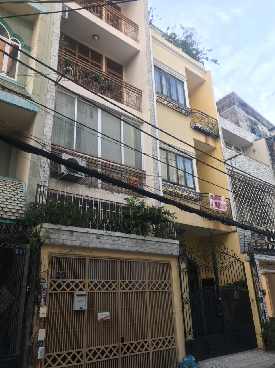 Nhà cho thuê mới đẹp MT Đặng Dung,Q1 4 lầu 256m2 GÍA CHỈ 35tr