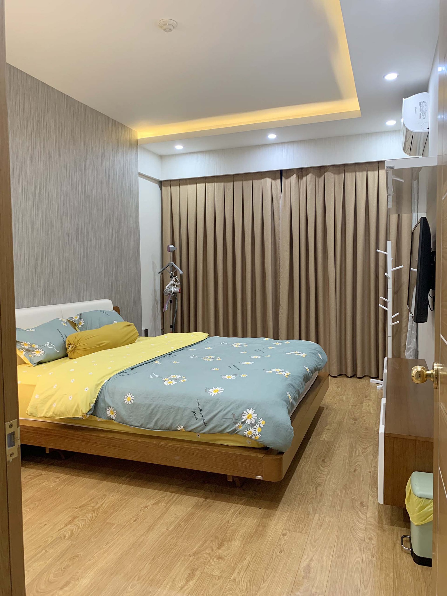 Cần cho thuê căn hộ Saigon South Residences, 2PN, Nhà Mới 100%