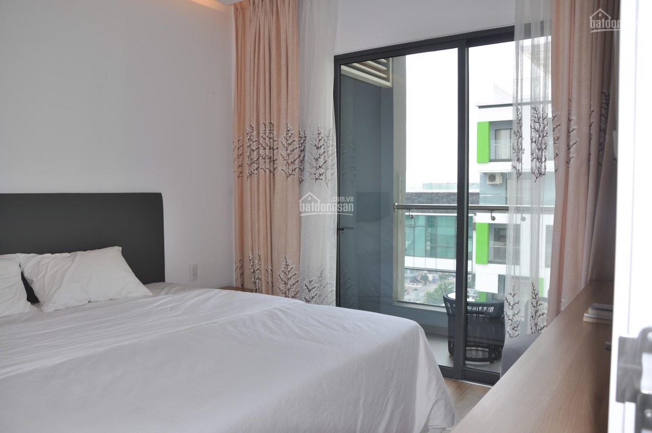 Cho thuê căn 1 phòng ngủ , nội thất 5 sao, giá 12 tr/th, gần sân bay Tân Sân Nhất.