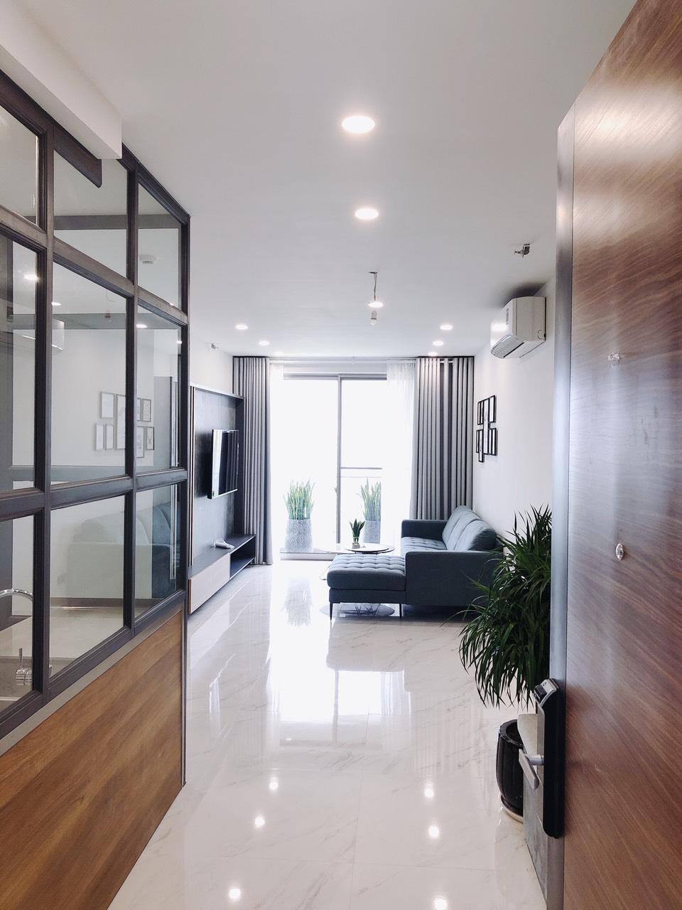 Cần cho thuê nhanh căn hộ Saigon South Residence, 2PN, 2WC, nhà mới đẹp, có nội thất.