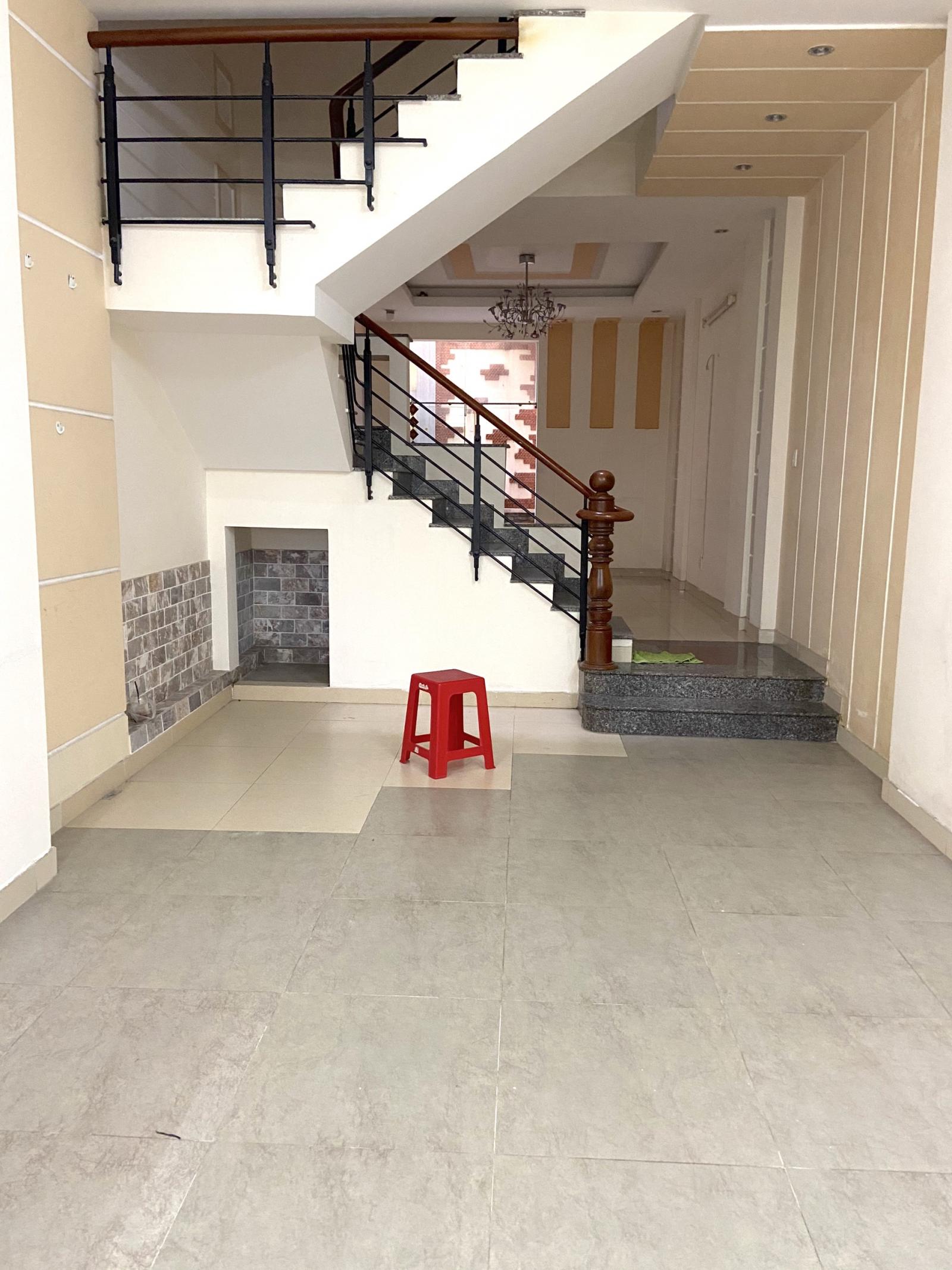  Cho thuê nhà gần ĐH Văn Lang, khu Bình Lợi, 4 lầu full ML. Giá chỉ 20tr.