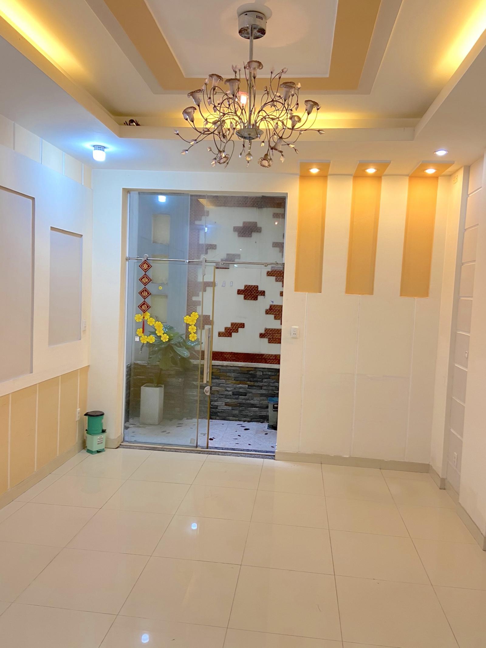 Cho thuê nhà gần ĐH Văn Lang, khu Bình Lợi, 4 lầu full ML. Giá chỉ 20tr.