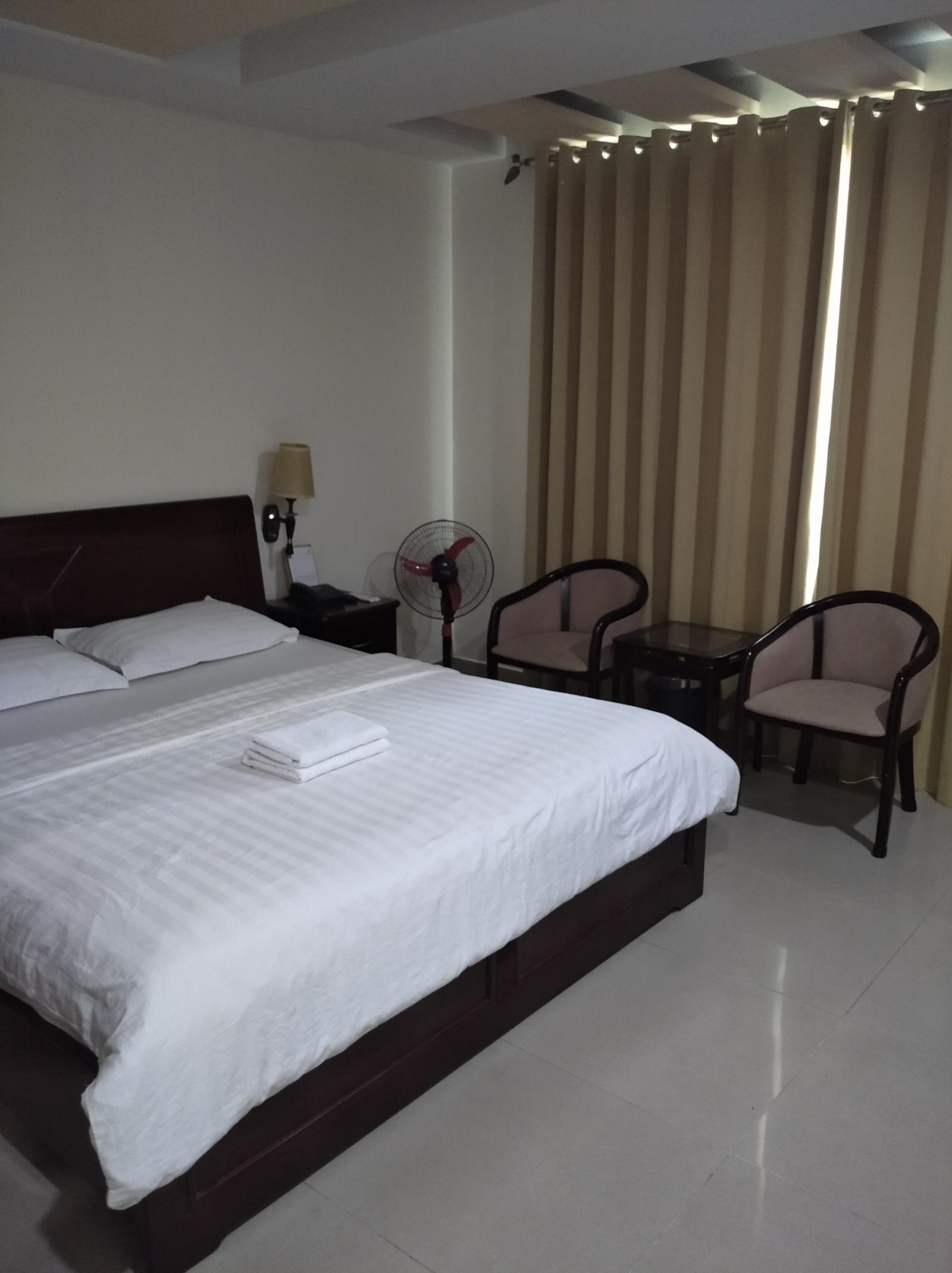 Cho thuê khách sạn 15 phòng MT Đường Trần Quang Diệu, P.13, Q.3 DT: 4.5 x 14m