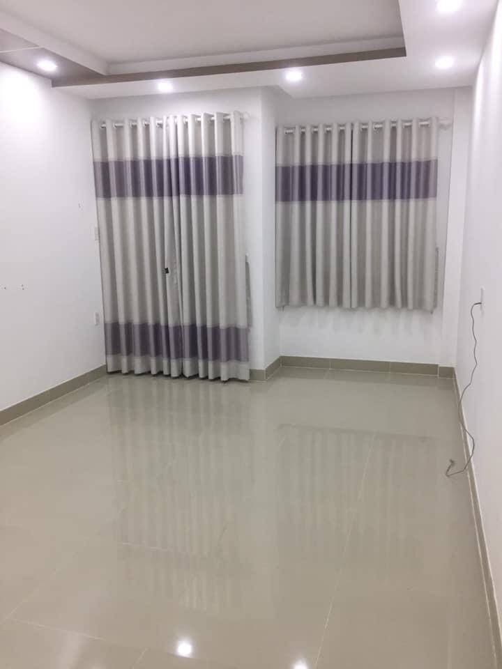 Nhà MT Nguyễn Sỹ Sách(4,5X18m) 4PN 5WC.Full máy lạnh