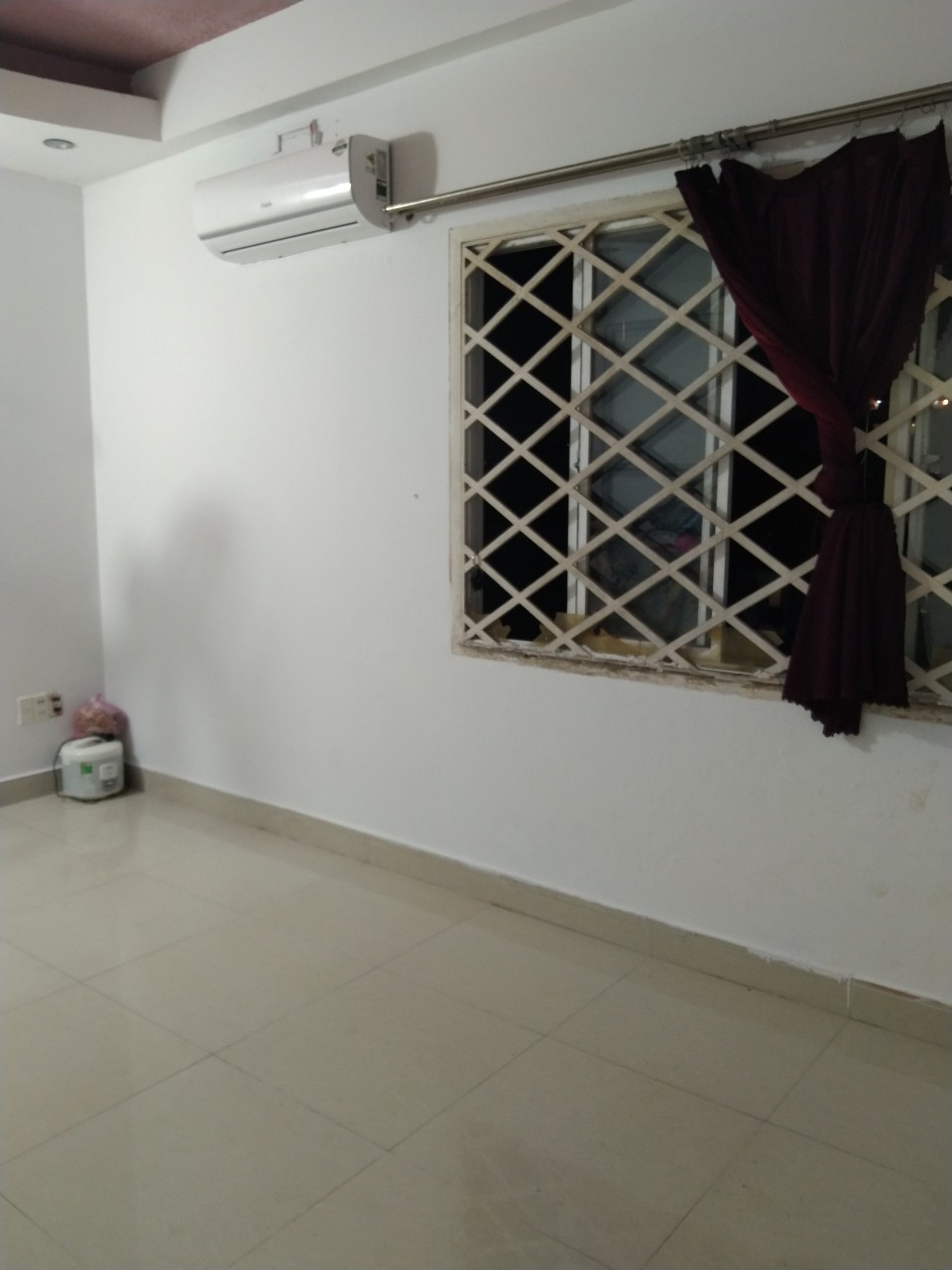 Cho thuê Phòng trọ 30m2 gồm phòng ngủ có máy lạnh, phòng bếp, toilet riêng biệt gần Chợ Bà Chiểu.